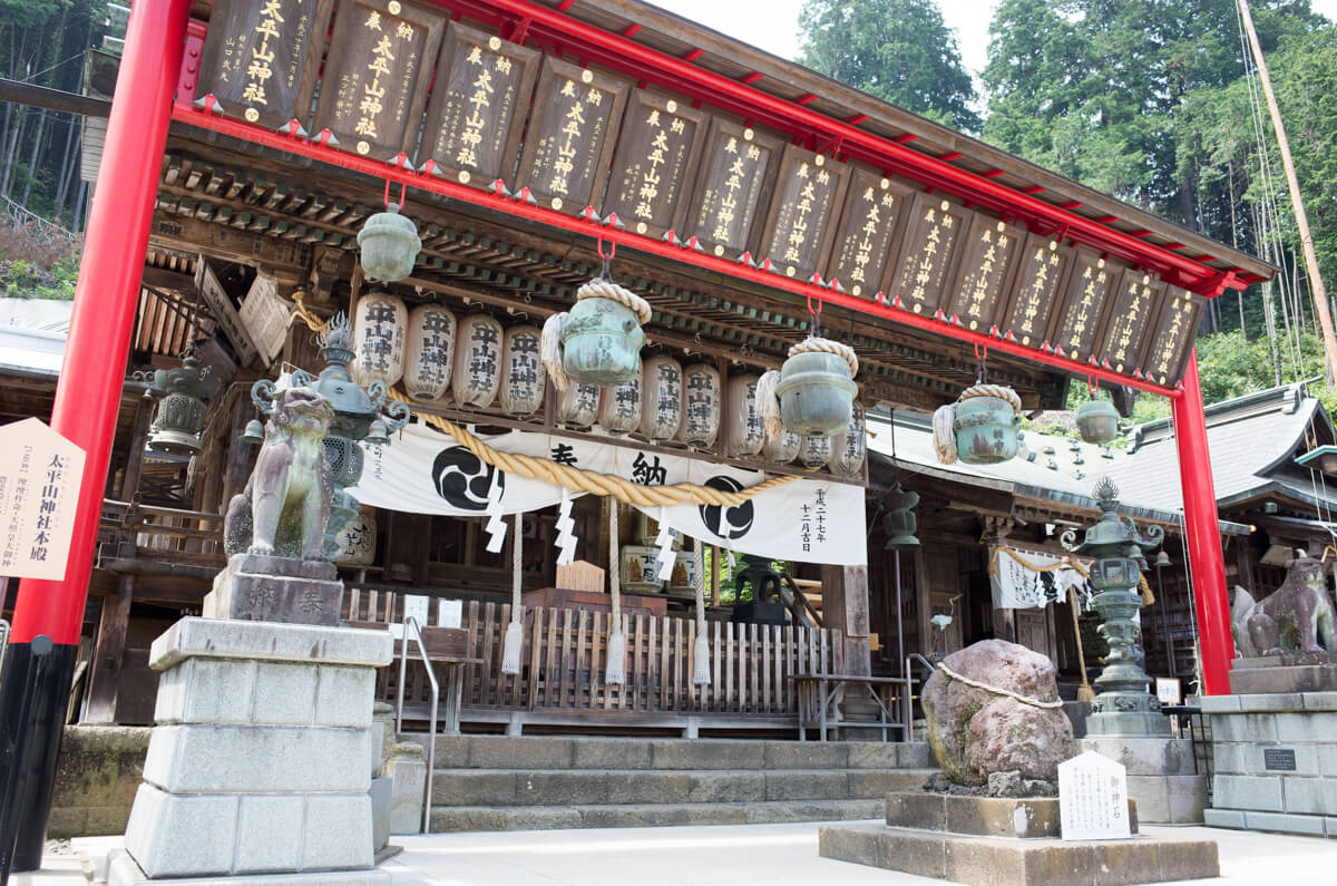 大平山神社の本殿